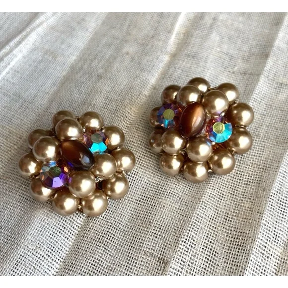 Vintage Mocha Faux Pearl Cluster Earrings AB Cats Eye Clip-Ons Filigree - Picture 4 of 4